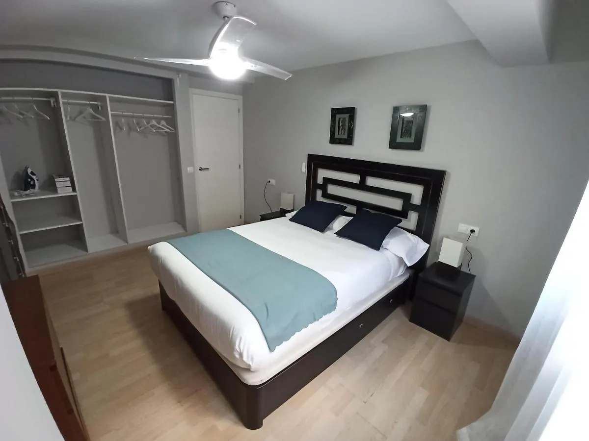 Holidays2Malaga Salitre 3 Bedroom Up To 7 People High Speed Wifi 0*, Μάλαγα